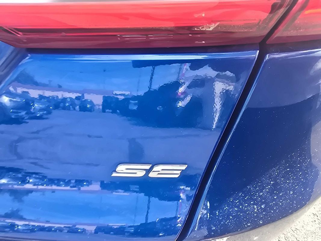 Used 2017 Ford Fusion SE FWD image 23