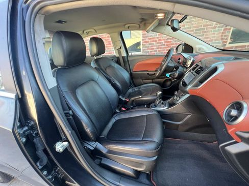 Used 2015 Chevrolet Sonic LTZ FWD image 34