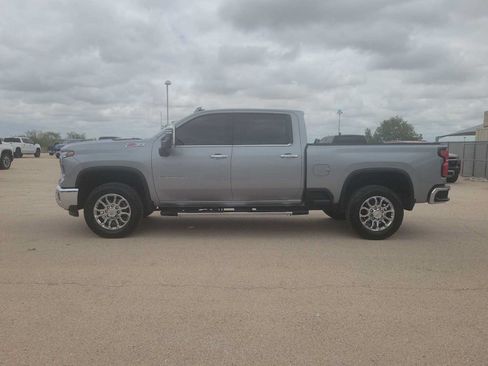 Used 2025 Chevrolet Silverado 2500 LTZ w/ LTZ Convenience Package AWD/4WD image 5
