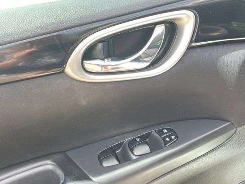 Used 2017 Nissan Sentra SV FWD image 18