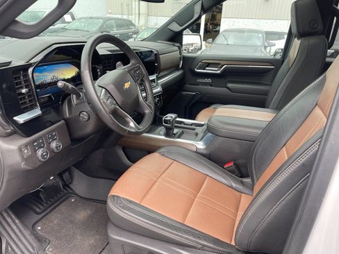 Used 2024 Chevrolet Silverado 1500 High Country w/ Max Trailering Package AWD/4WD image 11