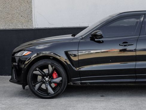 Used 2025 Jaguar F-PACE SVR AWD/4WD image 16