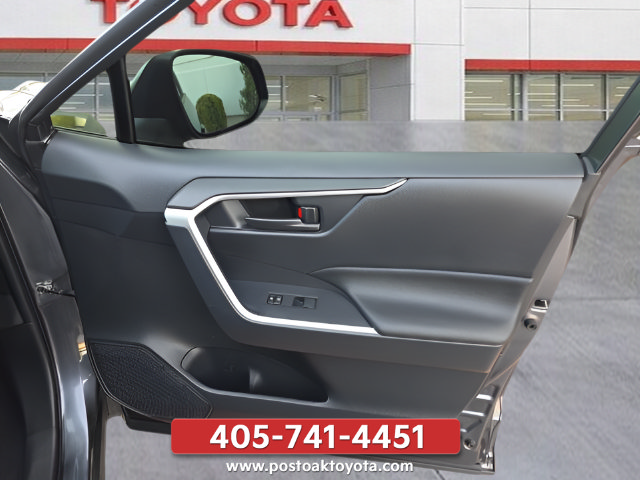Used 2025 Toyota RAV4 LE AWD/4WD image 30