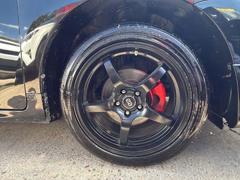 Used 2010 Toyota Matrix image 25