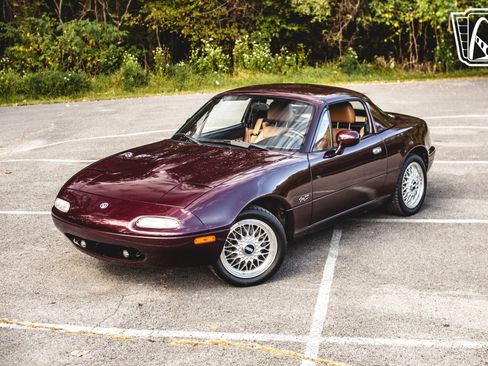 Used 1995 MAZDA MX-5 Miata M-Edition image 3
