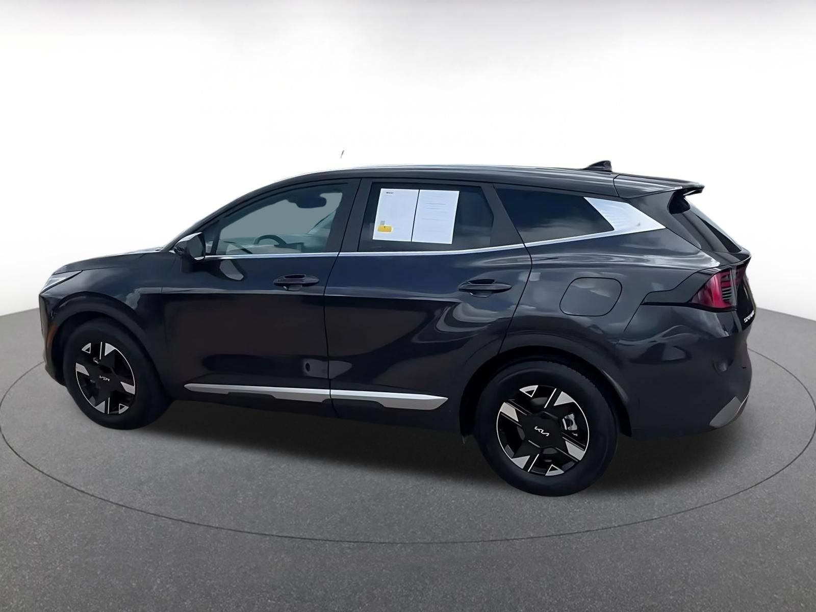Used 2026 Kia Sportage LX FWD image 9