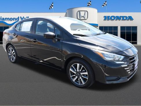 Used 2025 Nissan Versa SV FWD image 1