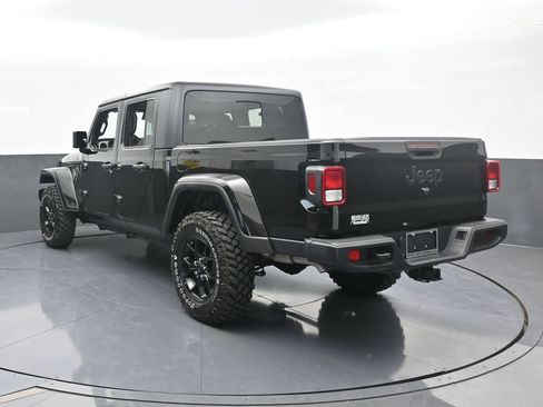 Used 2024 Jeep Gladiator Sport image 4