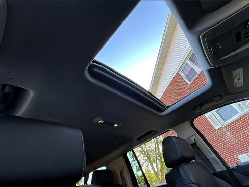 Used 2018 GMC Yukon XL SLT w/ Premium Edition image 24