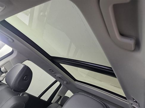 New 2026 Mercedes-Benz GLS 450 4MATIC image 9