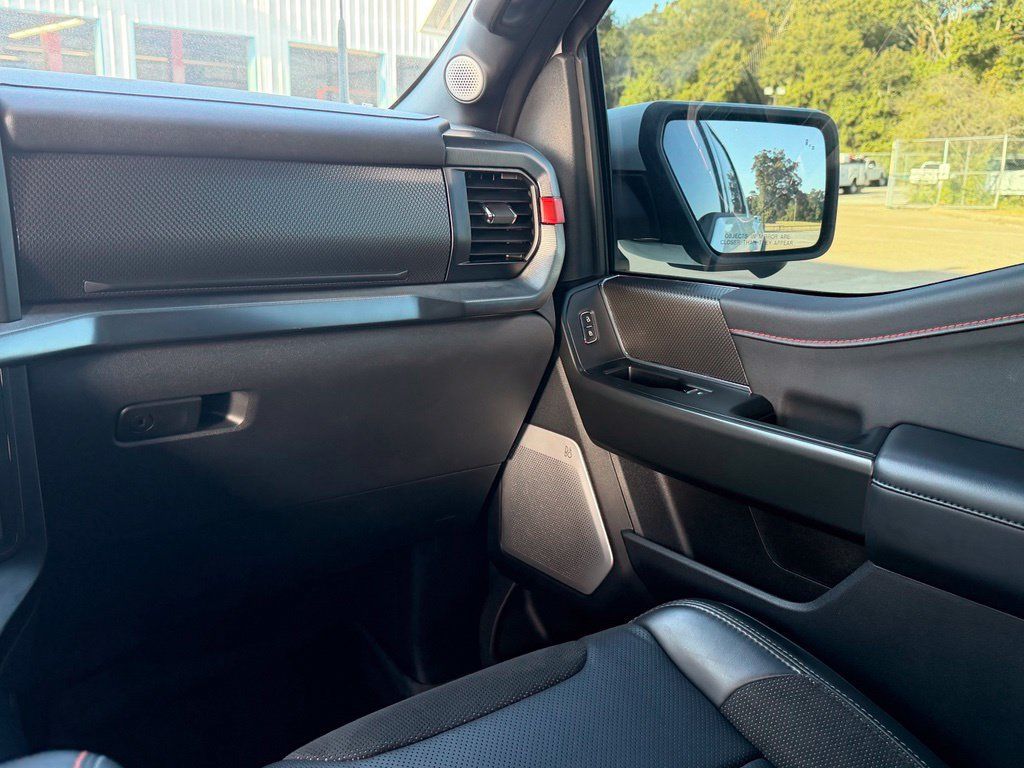 Used 2025 Ford F150 Raptor AWD/4WD image 33