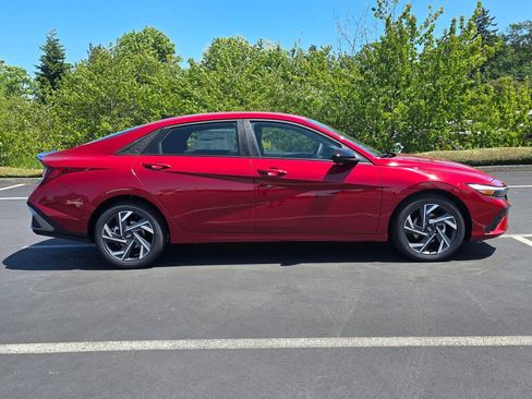 New 2025 Hyundai Elantra Sport image 3