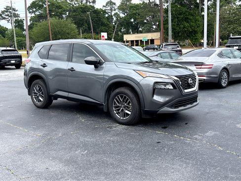 Used 2023 Nissan Rogue S FWD image 1