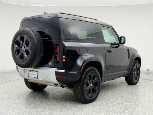 Used 2023 Land Rover Defender 90 SE image 5