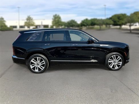 New 2026 Cadillac Vistiq Luxury image 8