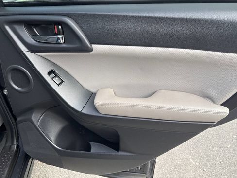 Used 2015 Subaru Forester 2.5i Touring w/ Eyesight & Navigation System image 16