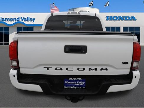 Used 2019 Toyota Tacoma TRD Sport image 5