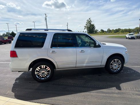 Used 2010 Lincoln Navigator 2WD image 5