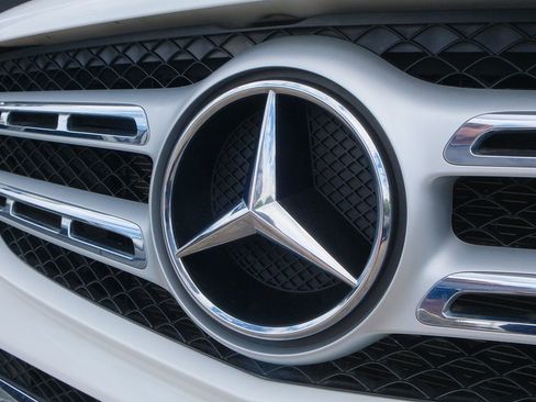 Used 2017 Mercedes-Benz GLS 450 4MATIC w/ Premium Package image 40