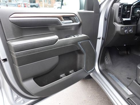 Used 2023 Chevrolet Silverado 1500 LT AWD/4WD image 17