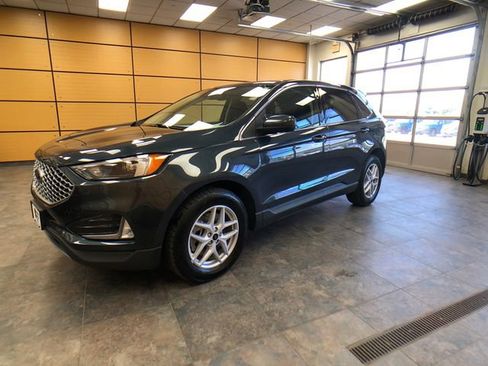Certified 2023 Ford Edge SEL w/ Convenience Package AWD/4WD image 3