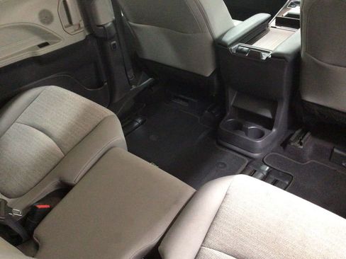 Used 2024 Toyota Sienna LE image 25