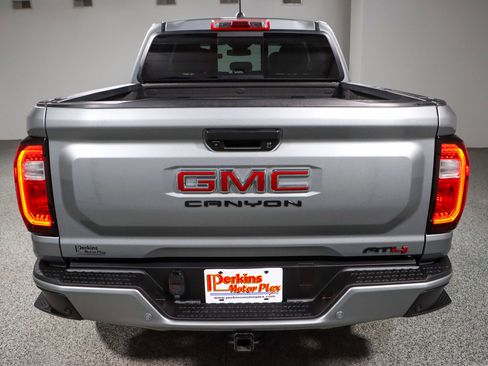 Used 2024 GMC Canyon AT4 w/ AT4 Premium Package AWD/4WD image 8