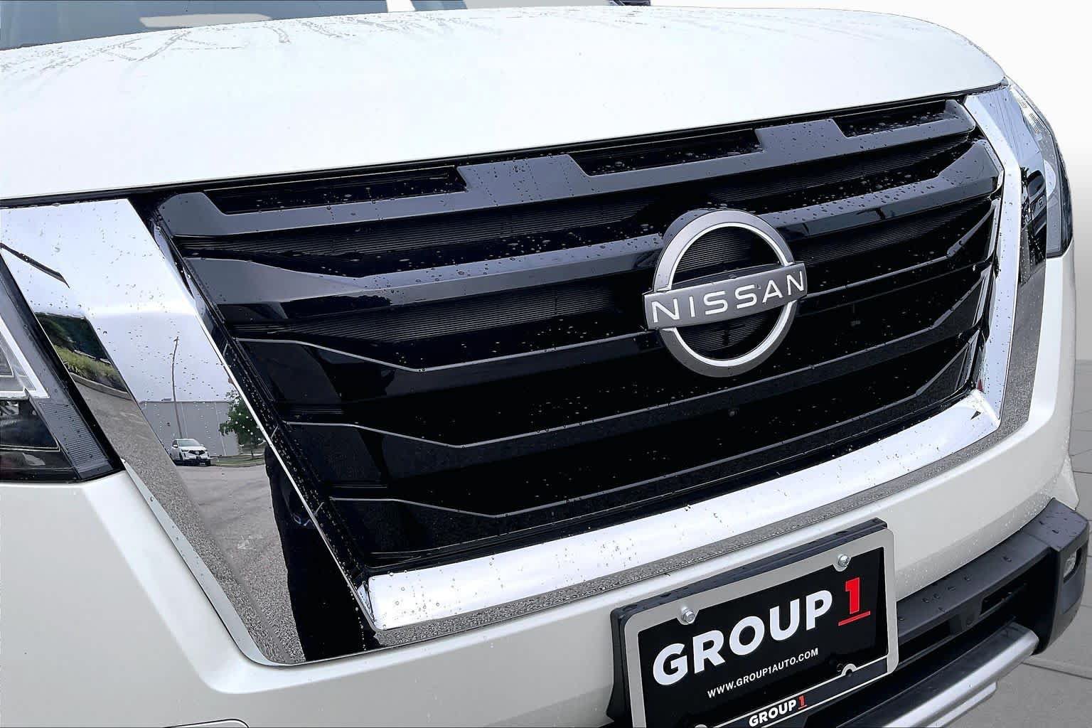 Used 2023 Nissan Pathfinder Platinum w/ Cargo Package AWD/4WD image 31