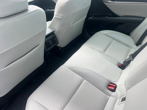 Used 2025 Toyota Camry XLE w/ Premium Plus Package image 12