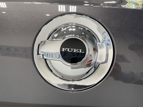 Used 2013 Dodge Challenger SRT8 w/ Harman Kardon Audio Group image 9