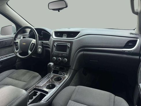 Used 2017 Chevrolet Traverse LT w/ Style and Technology Package AWD/4WD image 7