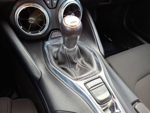Used 2020 Chevrolet Camaro LT image 19