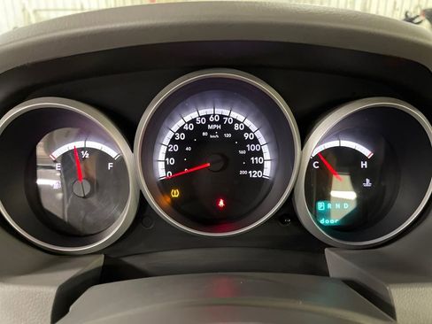 Used 2010 Dodge Grand Caravan SE image 16