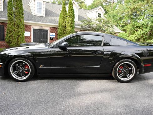 Used 2007 Ford Mustang GT Premium RWD image 4