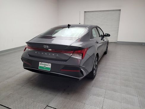 Used 2025 Hyundai Elantra SEL image 7