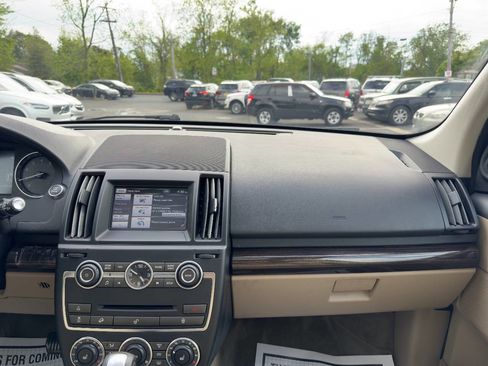 Used 2013 Land Rover LR2 HSE AWD/4WD image 17