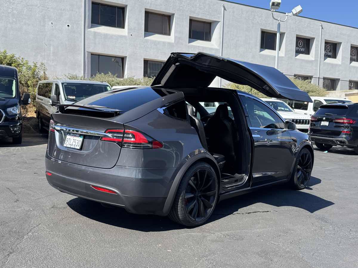 Used 2018 Tesla Model X AWD/4WD image 10