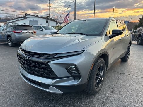 Used 2023 Chevrolet Blazer LT w/ Midnight/Sport Edition image 2