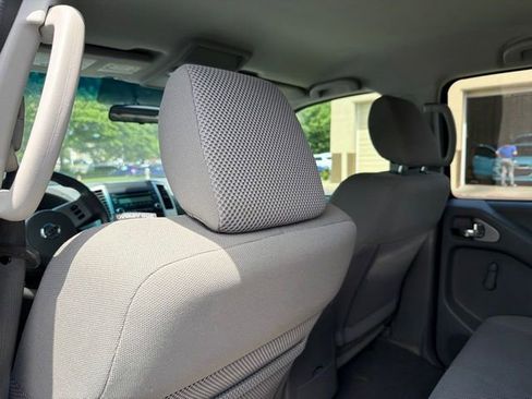 Used 2015 Nissan Frontier S RWD image 21