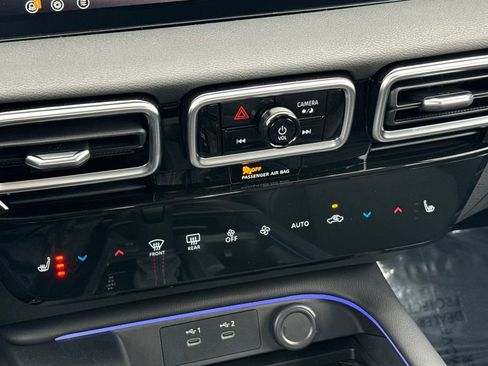 New 2026 Nissan Sentra SR w/ SR Premium Package FWD image 16