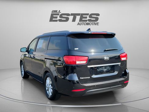 Used 2016 Kia Sedona LX w/ LX Convenience Package FWD image 2