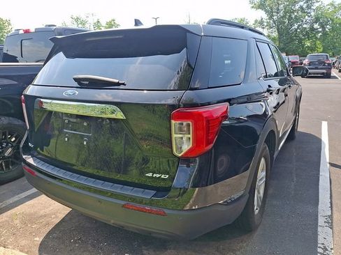 Used 2023 Ford Explorer XLT AWD/4WD image 10