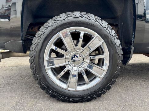 Used 2017 Chevrolet Silverado 1500 High Country AWD/4WD image 40
