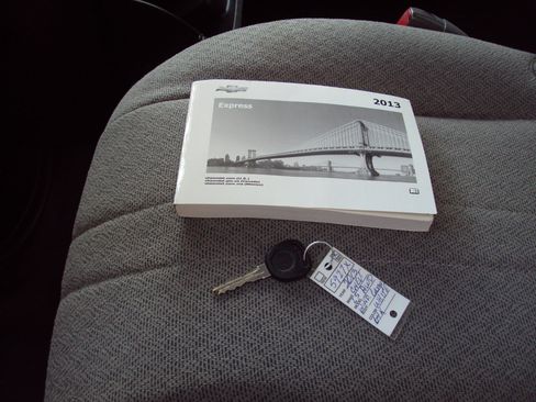 Used 2013 Chevrolet Express 1500 AWD image 22