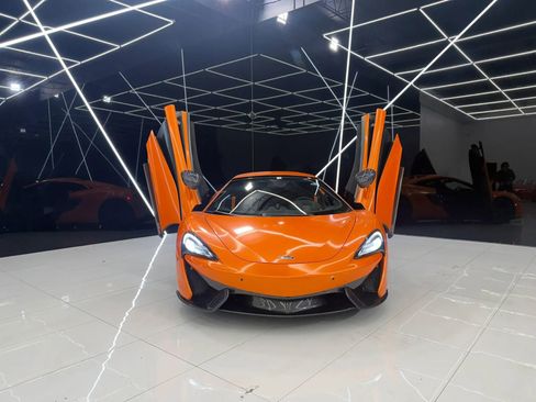 Used 2019 McLaren 570S Spider RWD image 13