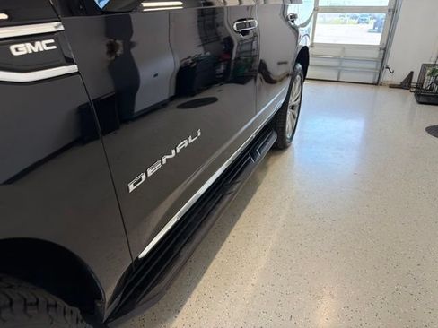 Used 2022 GMC Yukon Denali AWD/4WD image 12