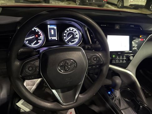 Used 2020 Toyota Camry LE image 18