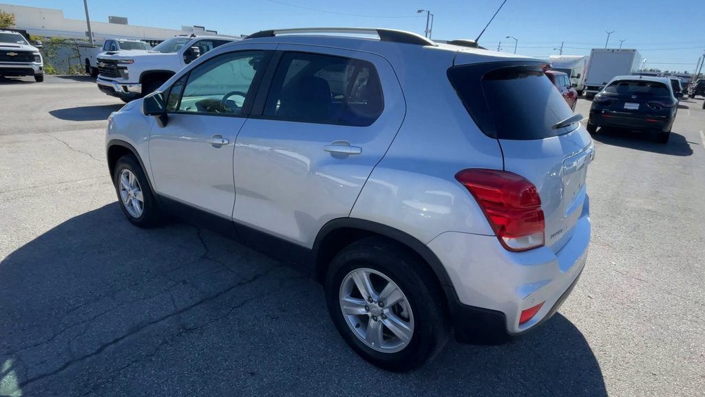 Used 2022 Chevrolet Trax LT w/ Driver Confidence Package AWD/4WD image 8