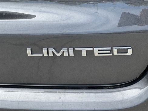 Used 2022 Jeep Compass Limited w/ Elite Group image 11