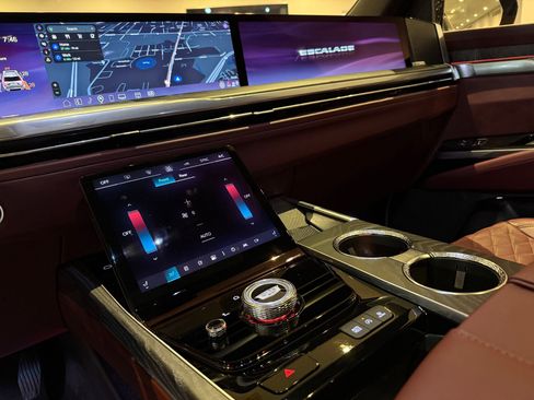 New 2025 Cadillac Escalade ESV Premium Luxury w/ Touring Package image 30